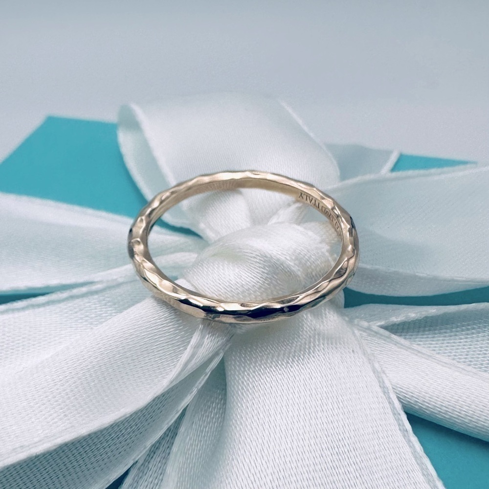 Tiffany & Co. 18K Rose Gold Hammered Ring by Paloma Picasso with Packaging - Picture 3 of 10